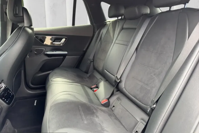 Mercedes-Benz EQE (Clasa E) din 2023 cu 15.673 km - oferta MER231856 - foto 12