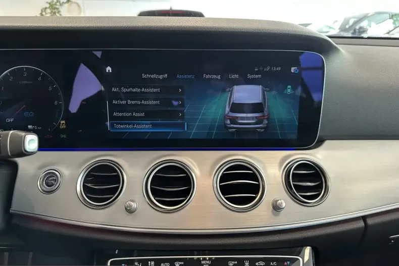 Mercedes-Benz E 300 (Clasa E) din 2022 cu 64.980 km - oferta MER231857 - foto 23