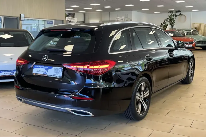 Mercedes-Benz C 200 (Clasa C) din 2025 cu 37.913 km - oferta MER231858 - foto 4