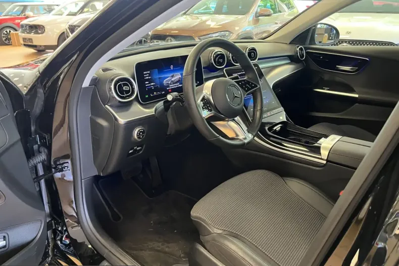 Mercedes-Benz C 200 (Clasa C) din 2025 cu 37.913 km - oferta MER231858 - foto 12