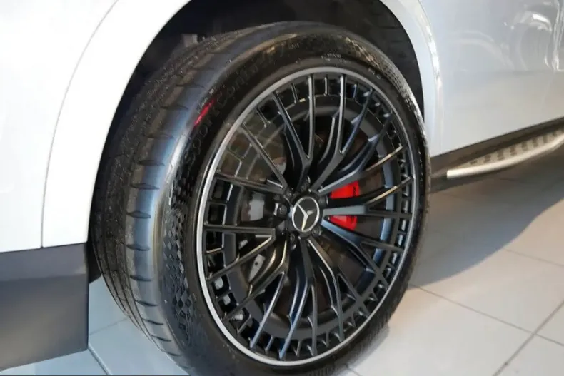 Mercedes-Benz GLC 43 AMG (Clasa GLC) din 2025 cu 10.242 km - oferta MER231865 - foto 9