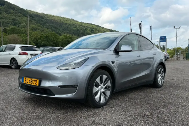 Tesla Model Y din 2024 cu 72.980 km - oferta TES231871 - foto 3