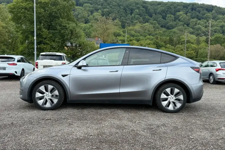Tesla Model Y din 2024 cu 72.980 km - oferta TES231871 - foto 8