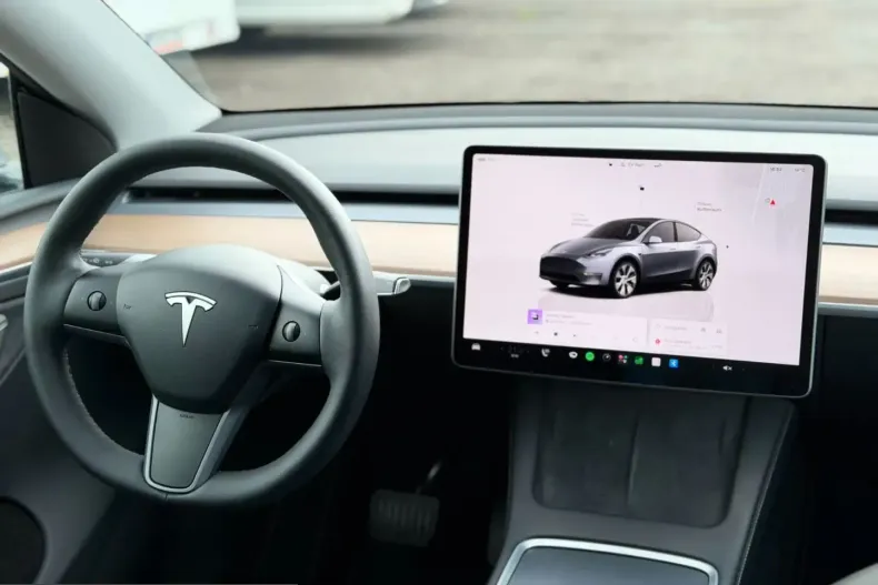 Tesla Model Y din 2024 cu 72.980 km - oferta TES231871 - foto 9