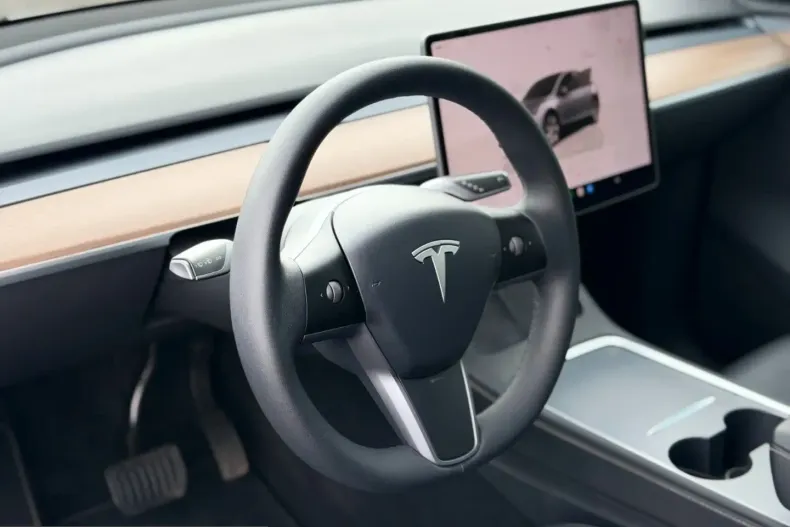 Tesla Model Y din 2024 cu 72.980 km - oferta TES231871 - foto 11