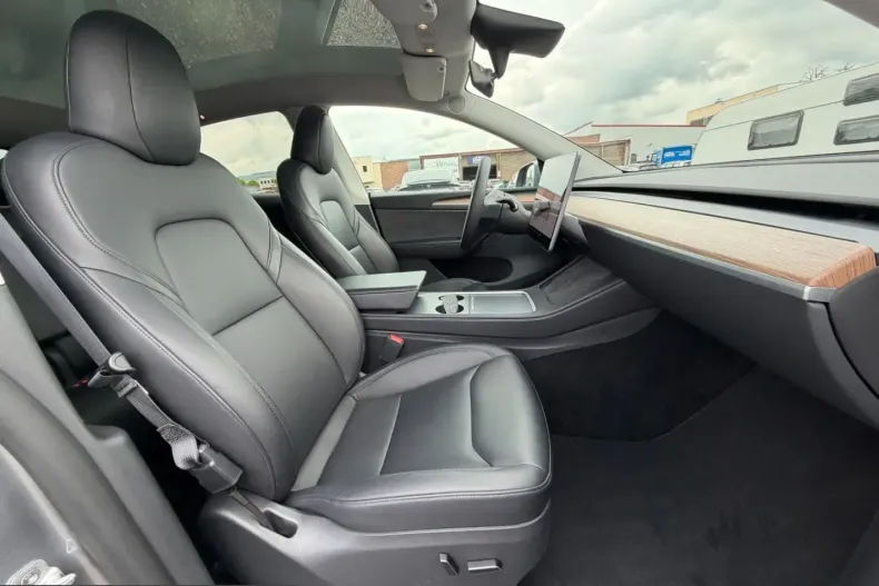 Tesla Model Y din 2024 cu 72.980 km - oferta TES231871 - foto 13