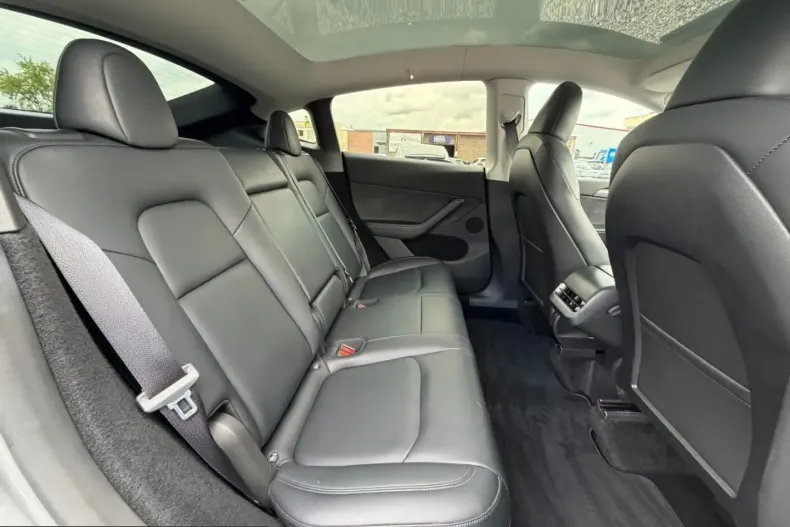 Tesla Model Y din 2024 cu 72.980 km - oferta TES231871 - foto 14