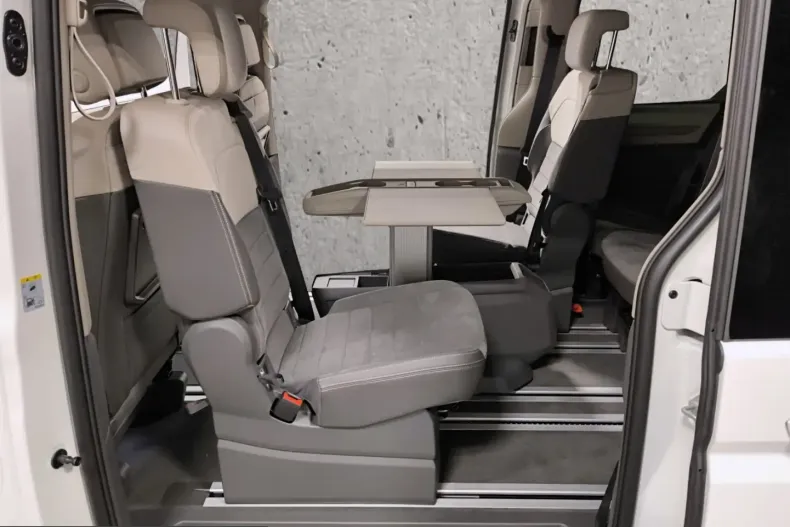 Volkswagen T7 Multivan din 2025 cu 11.600 km - oferta VOL231872 - foto 10