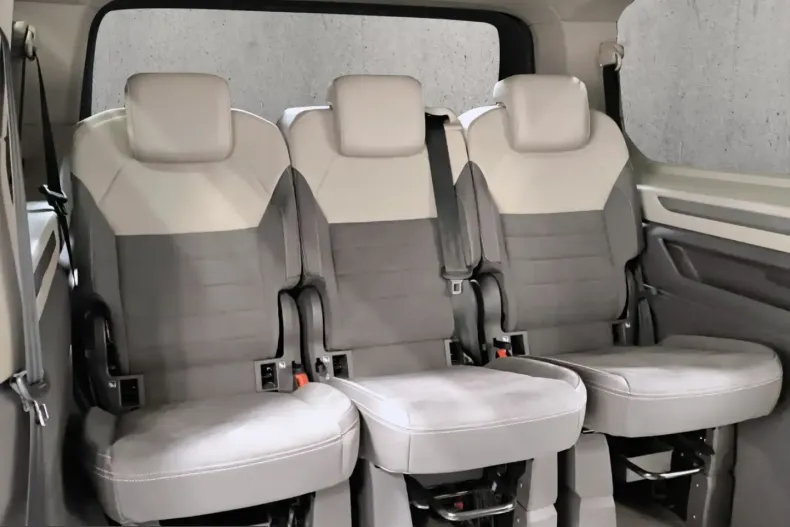 Volkswagen T7 Multivan din 2025 cu 11.600 km - oferta VOL231872 - foto 11