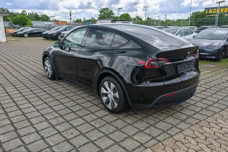 Tesla Model Y din 2023 cu 80.566 km - oferta TES231873 - foto 4