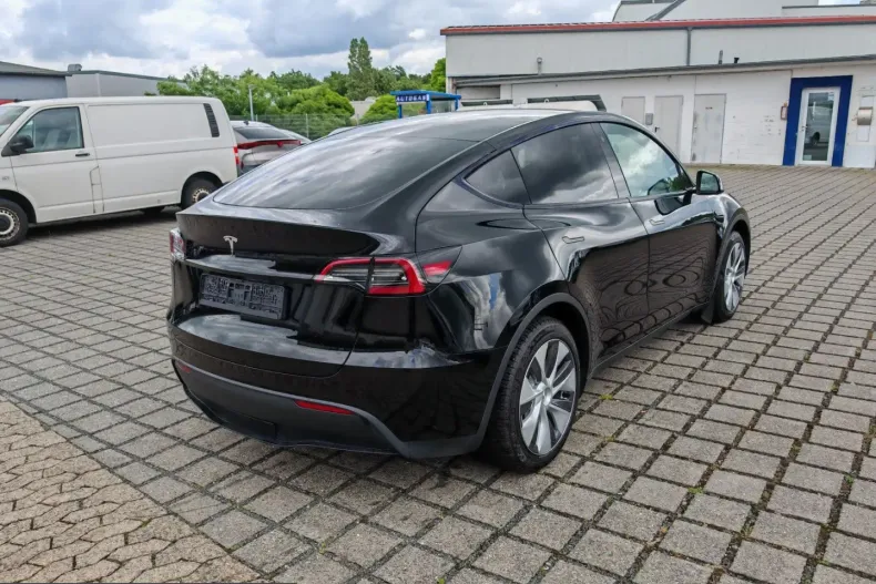 Tesla Model Y din 2023 cu 80.566 km - oferta TES231873 - foto 6