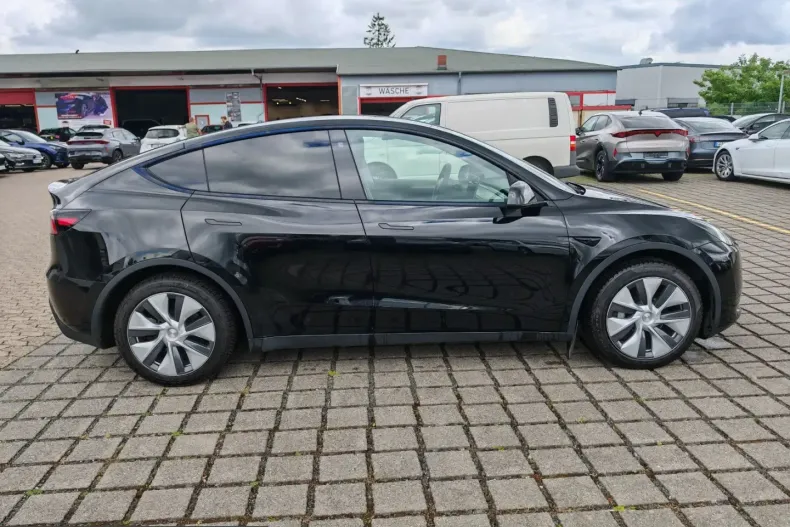 Tesla Model Y din 2023 cu 80.566 km - oferta TES231873 - foto 7