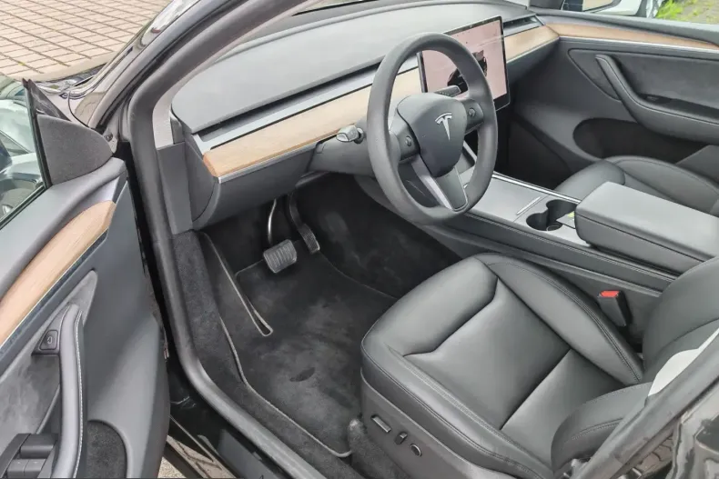 Tesla Model Y din 2023 cu 80.566 km - oferta TES231873 - foto 9