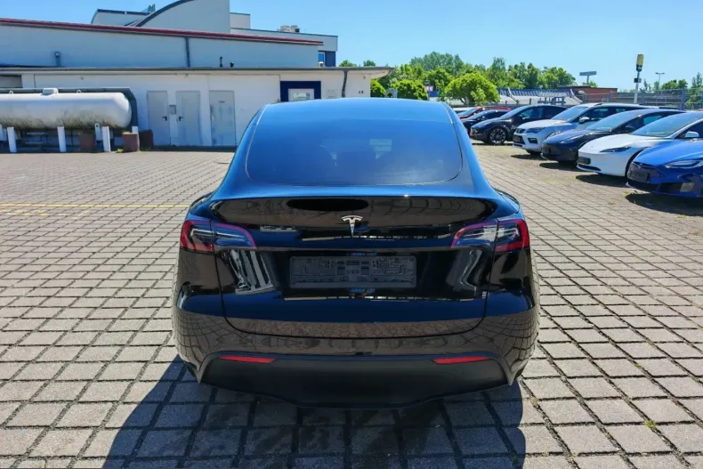 Tesla Model Y din 2023 cu 61.948 km - oferta TES231874 - foto 2