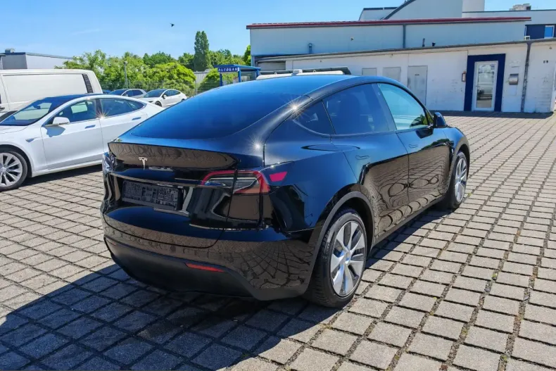 Tesla Model Y din 2023 cu 61.948 km - oferta TES231874 - foto 8