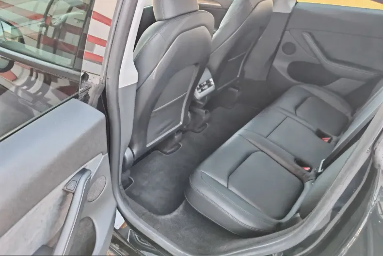 Tesla Model Y din 2023 cu 61.948 km - oferta TES231874 - foto 14