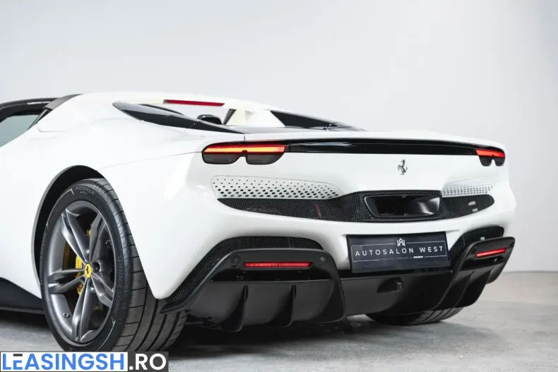 Ferrari 296 GTS din 2025 cu 2.900 km - oferta FER231888 - foto 4