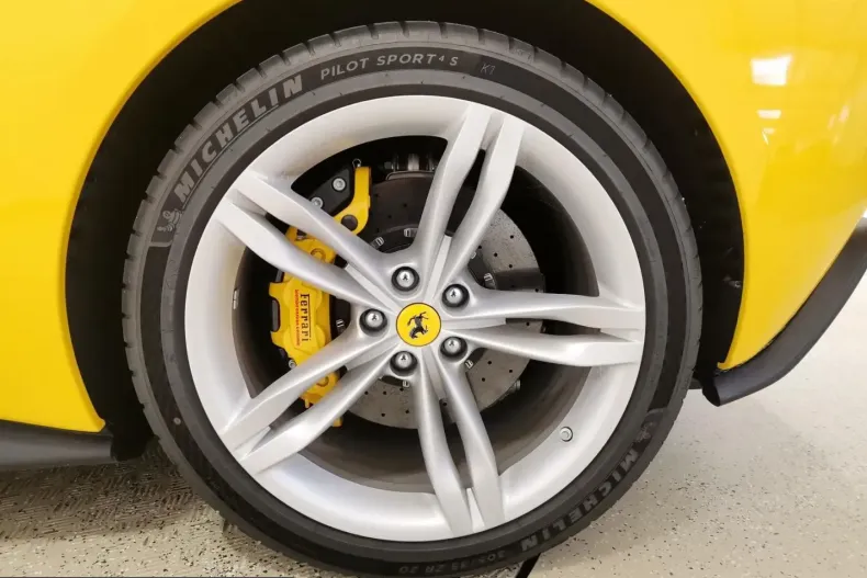 Ferrari 296 GTS din 2023 cu 8.999 km - oferta FER231894 - foto 6