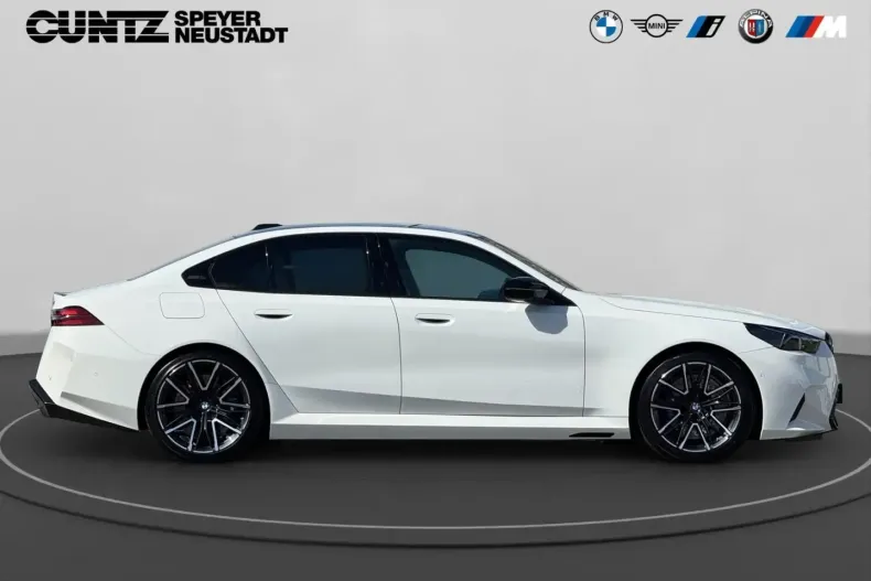 BMW M5 (Seria 5) din 2025 cu 11.892 km - oferta BMW231897 - foto 4