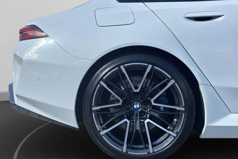 BMW M5 (Seria 5) din 2025 cu 11.892 km - oferta BMW231897 - foto 12