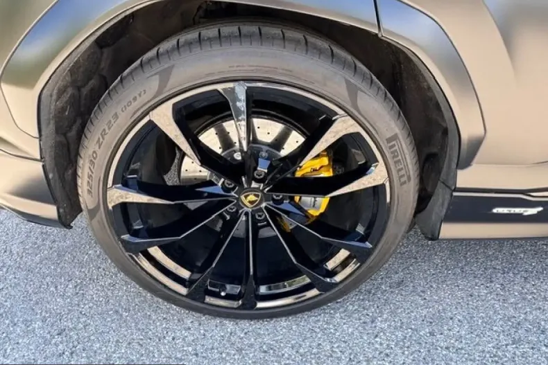 Lamborghini Urus din 2024 cu 18.500 km - oferta LAM231904 - foto 18