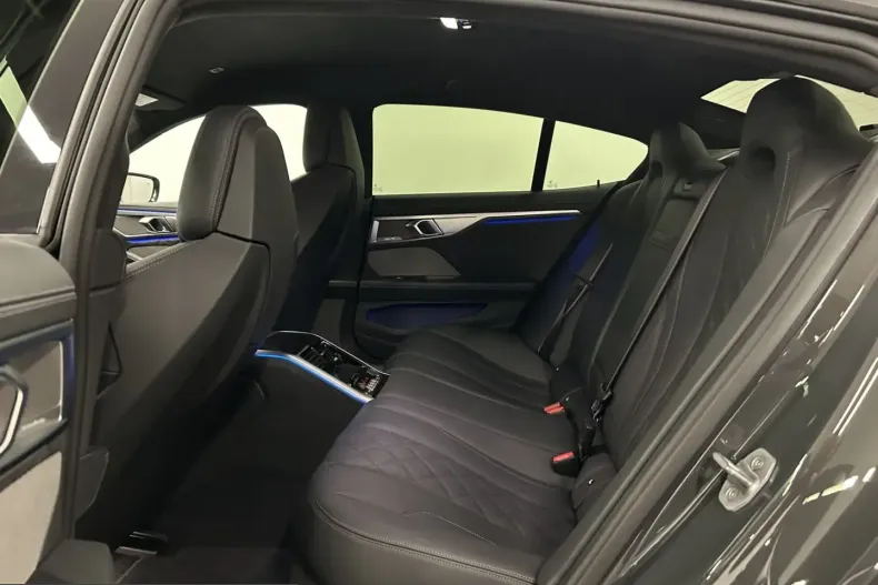 BMW M8 (Seria 8) din 2025 cu 24.418 km - oferta BMW231911 - foto 15