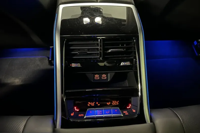 BMW M8 (Seria 8) din 2025 cu 24.418 km - oferta BMW231911 - foto 17