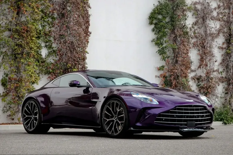 Aston Martin V8 Vantage din 2025 cu 5.000 km - oferta AST231919 - foto 2