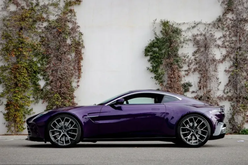 Aston Martin V8 Vantage din 2025 cu 5.000 km - oferta AST231919 - foto 6