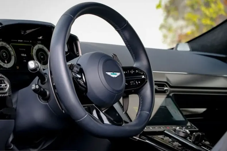 Aston Martin V8 Vantage din 2025 cu 5.000 km - oferta AST231919 - foto 15