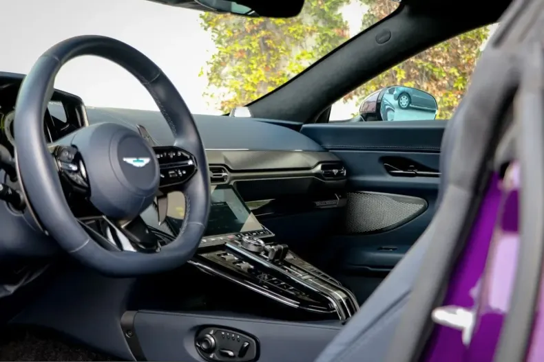 Aston Martin V8 Vantage din 2025 cu 5.000 km - oferta AST231919 - foto 16