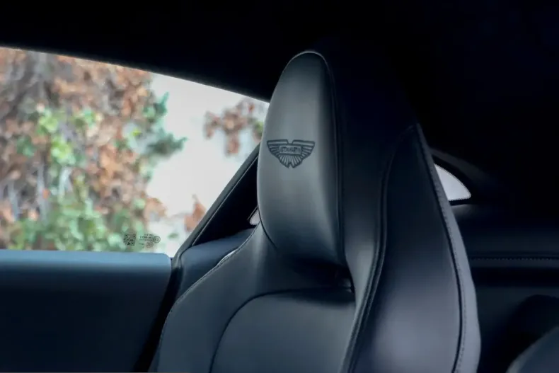 Aston Martin V8 Vantage din 2025 cu 5.000 km - oferta AST231919 - foto 28