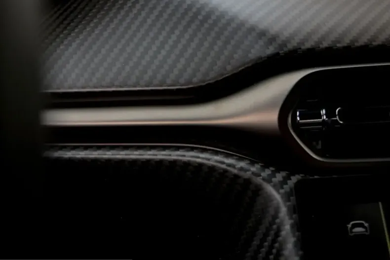 Aston Martin V8 Vantage din 2025 cu 5.000 km - oferta AST231919 - foto 32