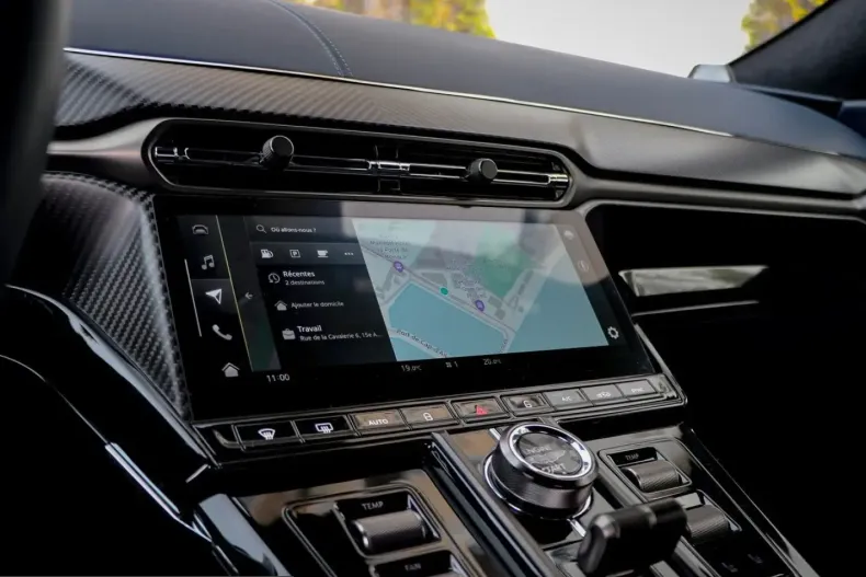 Aston Martin V8 Vantage din 2025 cu 5.000 km - oferta AST231919 - foto 36