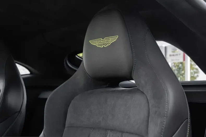 Aston Martin V8 Vantage din 2025 cu 9.500 km - oferta AST231921 - foto 5