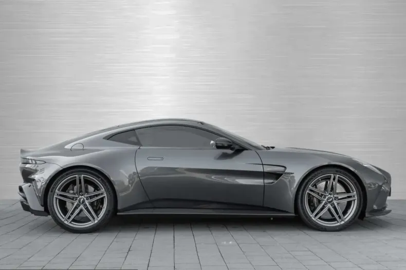 Aston Martin V8 Vantage din 2025 cu 9.500 km - oferta AST231921 - foto 13