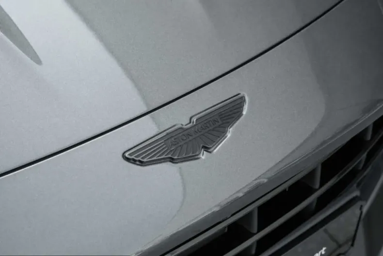 Aston Martin V8 Vantage din 2025 cu 9.500 km - oferta AST231921 - foto 19