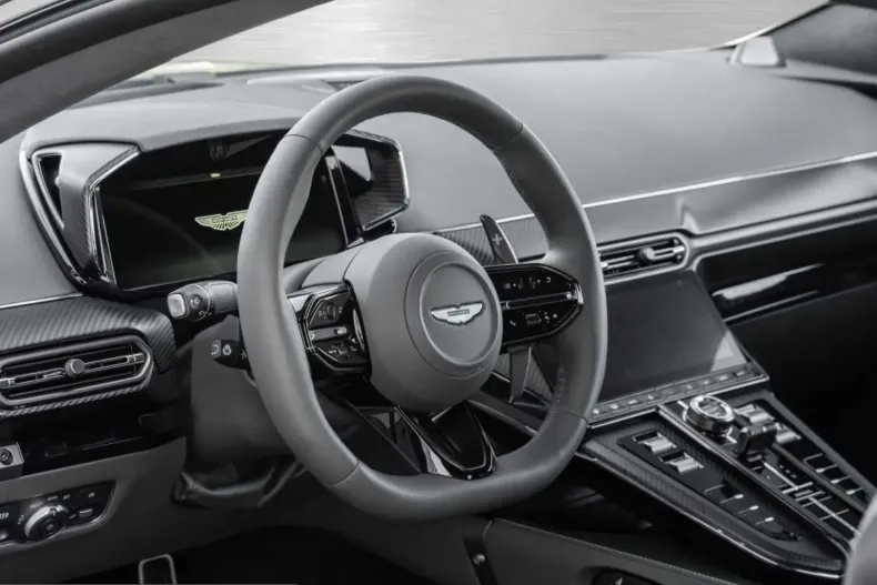 Aston Martin V8 Vantage din 2025 cu 9.500 km - oferta AST231921 - foto 25