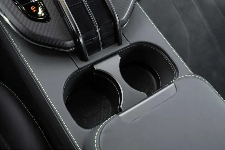 Aston Martin V8 Vantage din 2025 cu 9.500 km - oferta AST231921 - foto 37