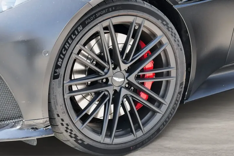 Aston Martin DB12 din 2024 cu 6.550 km - oferta AST231922 - foto 10