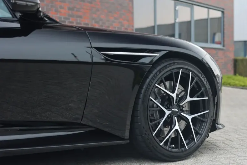 Aston Martin DB12 din 2025 cu 17.064 km - oferta AST231925 - foto 19