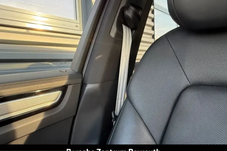 Porsche Cayenne din 2022 cu 47.900 km - oferta POR231926 - foto 31