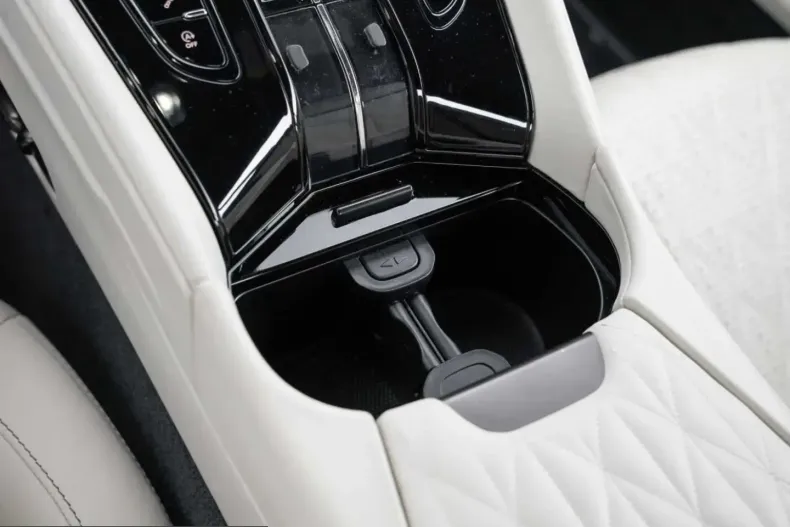 Aston Martin DB12 din 2024 cu 24.600 km - oferta AST231927 - foto 34