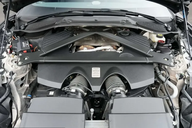 Aston Martin V8 Vantage din 2024 cu 14.100 km - oferta AST231928 - foto 16