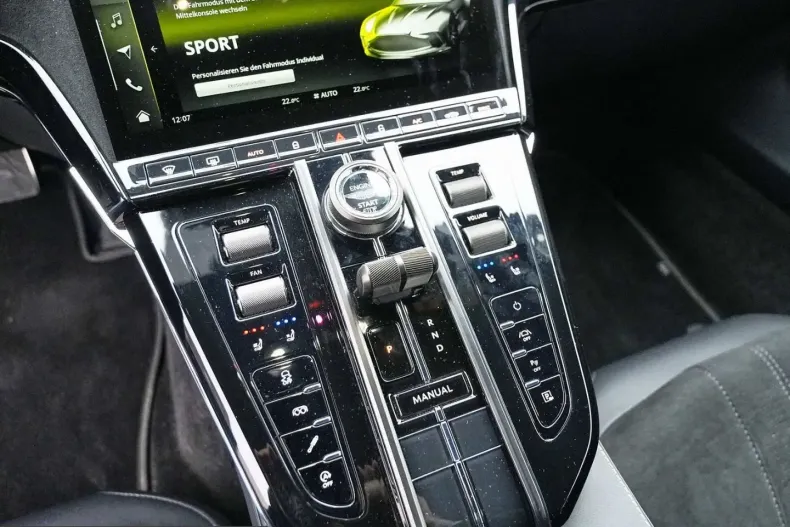 Aston Martin V8 Vantage din 2024 cu 14.100 km - oferta AST231928 - foto 26