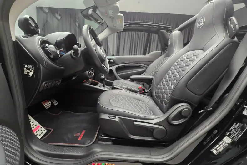 Smart ForTwo din 2025 cu 2.786 km - oferta SMA231937 - foto 2