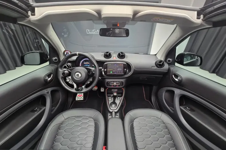 Smart ForTwo din 2025 cu 2.786 km - oferta SMA231937 - foto 4
