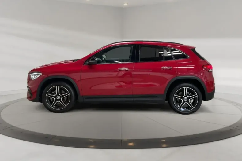 Mercedes-Benz GLA 250 (Clasa GLA) din 2023 cu 39.825 km - oferta MER231960 - foto 3
