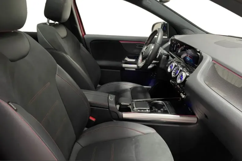 Mercedes-Benz GLA 250 (Clasa GLA) din 2023 cu 39.825 km - oferta MER231960 - foto 8
