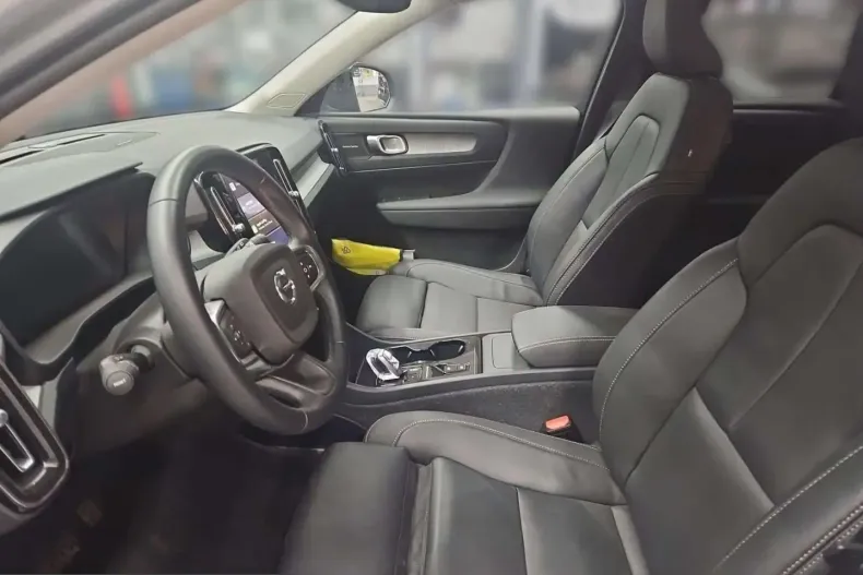 Volvo XC40 din 2025 cu 24.560 km - oferta VOL231962 - foto 7